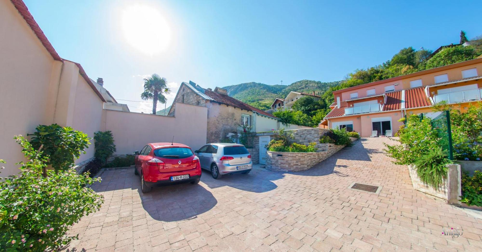 Apartments Enigma - With Private Parking Mostar Exterior photo